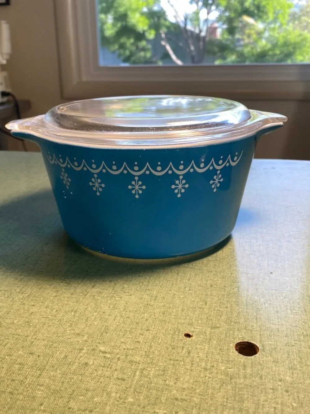 Vintage Round Pyrex Caserole with Lid